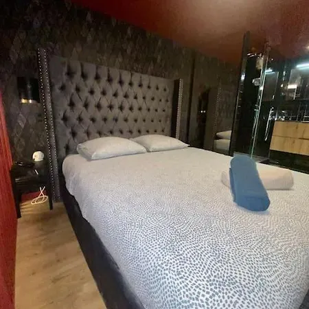Etoupe Apartment *