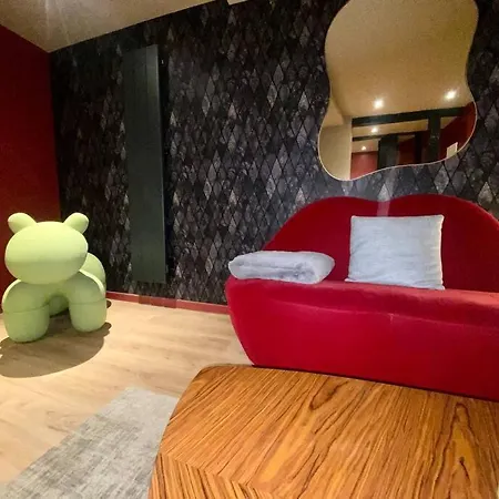 Etoupe Apartment