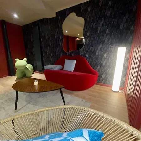 Etoupe Apartment